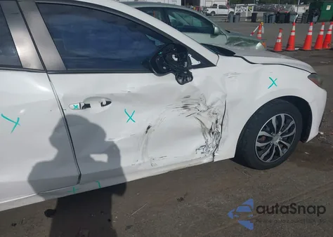 2014 Mazda Mazda3 I Sport из США, поврежденный, VIN JM1BM1U76E1146415